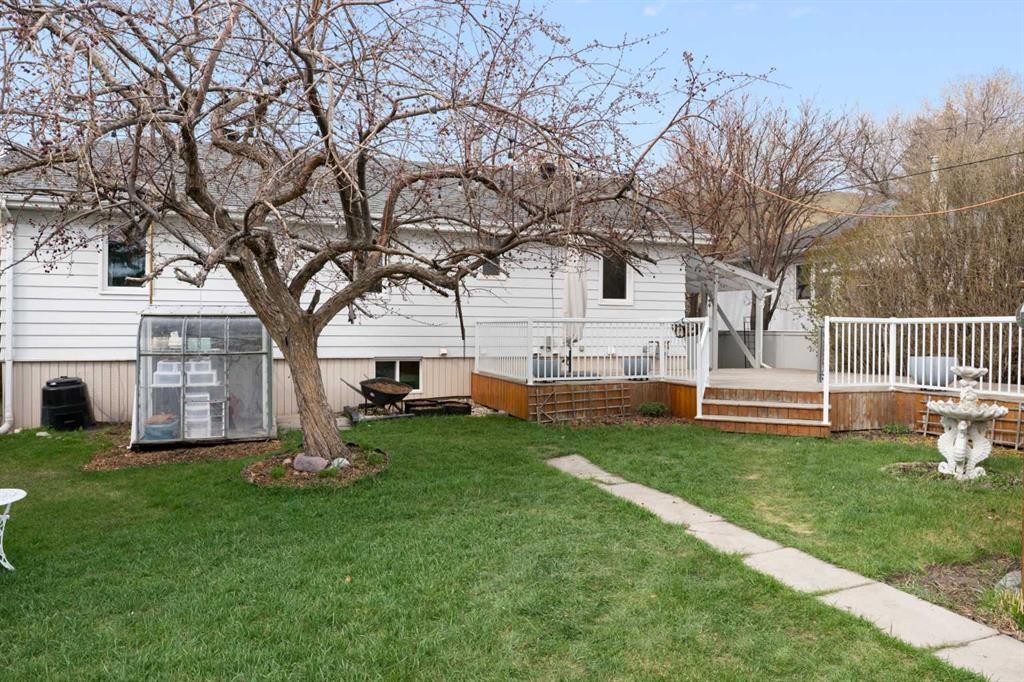 









121


Mountain

Street,
Cochrane,




AB
T4C 1Z5

