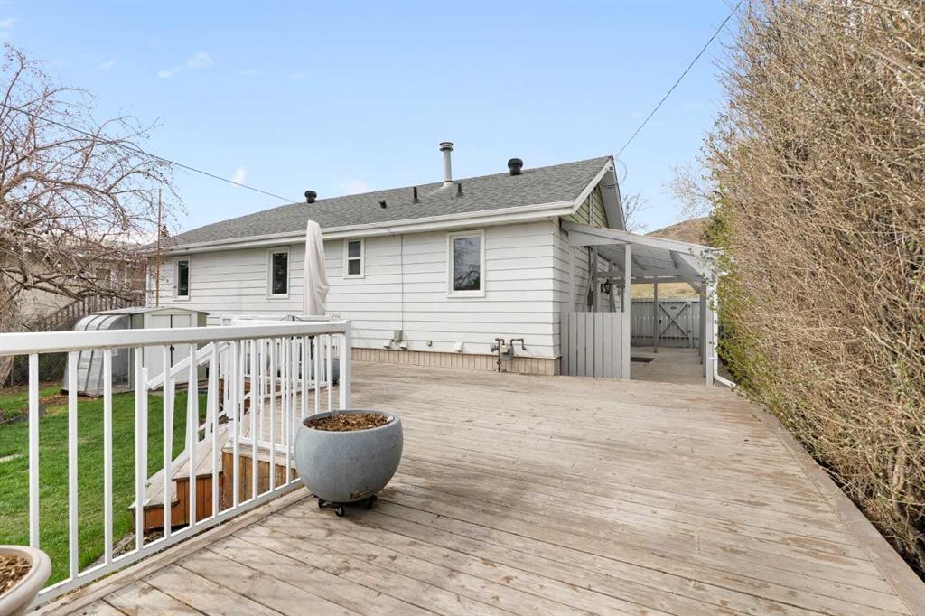 









121


Mountain

Street,
Cochrane,




AB
T4C 1Z5

