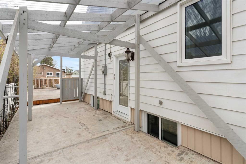 









121


Mountain

Street,
Cochrane,




AB
T4C 1Z5


