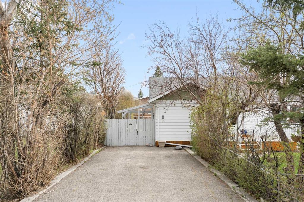 









121


Mountain

Street,
Cochrane,




AB
T4C 1Z5

