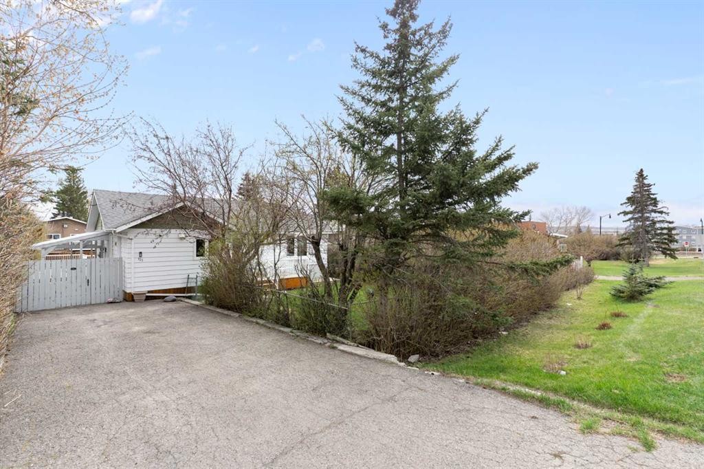 









121


Mountain

Street,
Cochrane,




AB
T4C 1Z5

