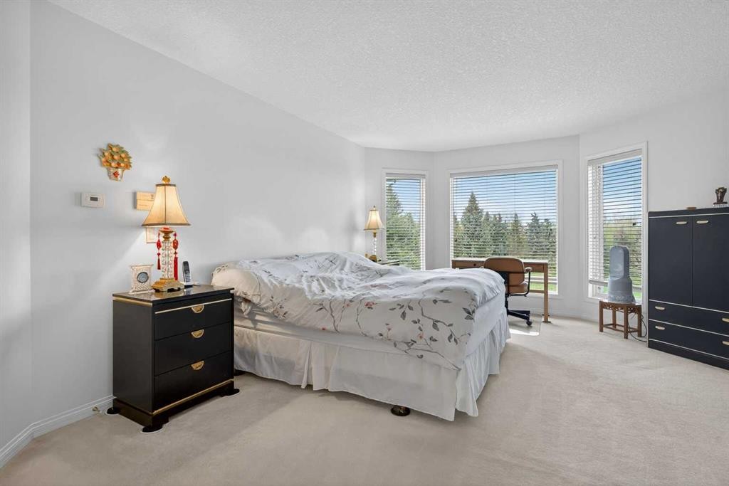 









307


Hampstead

Way Northwest,
Calgary,




AB
T3A 6E6

