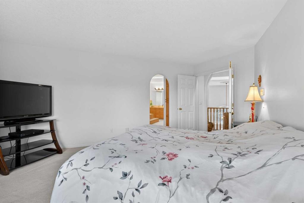









307


Hampstead

Way Northwest,
Calgary,




AB
T3A 6E6

