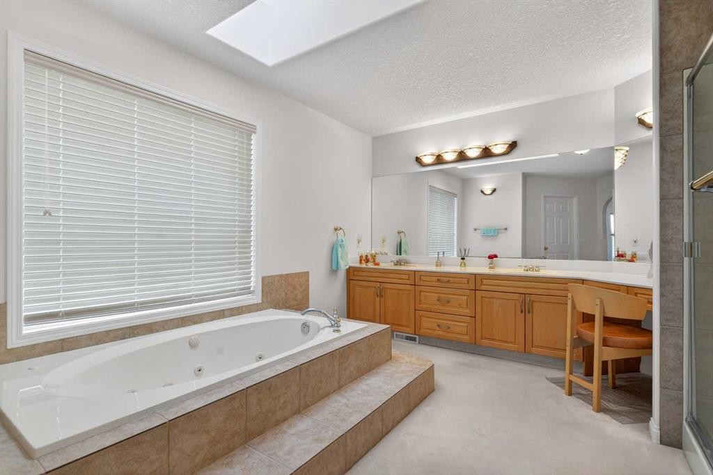 









307


Hampstead

Way Northwest,
Calgary,




AB
T3A 6E6

