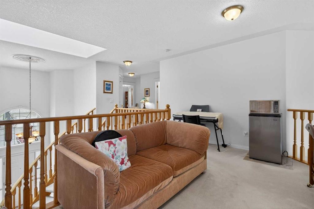 









307


Hampstead

Way Northwest,
Calgary,




AB
T3A 6E6

