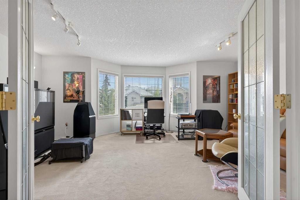 









307


Hampstead

Way Northwest,
Calgary,




AB
T3A 6E6

