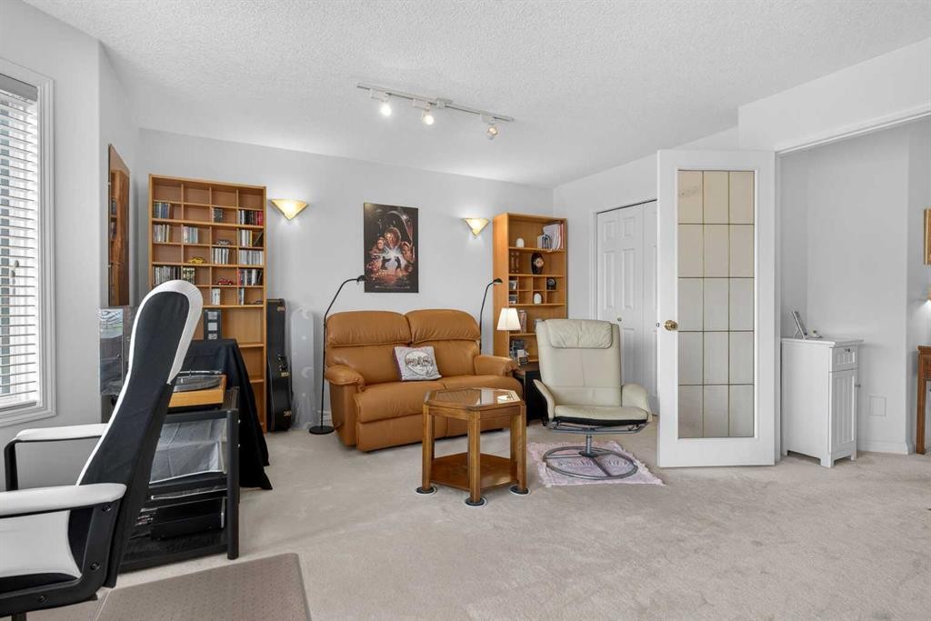 









307


Hampstead

Way Northwest,
Calgary,




AB
T3A 6E6

