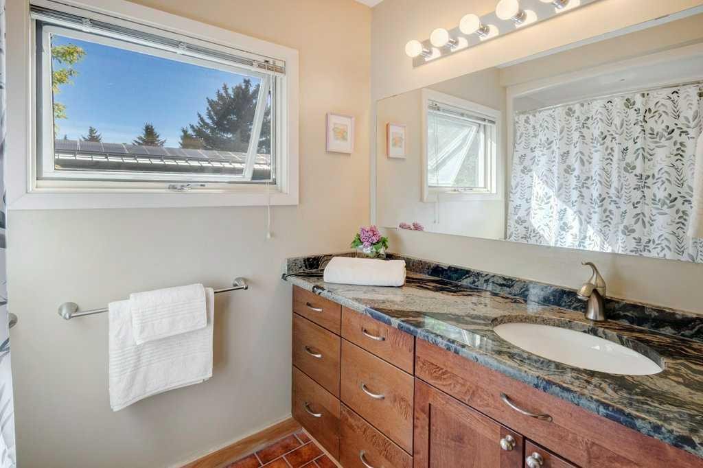 









30 & 32


New

Street Southeast,
Calgary,




AB
T2G 3X9

