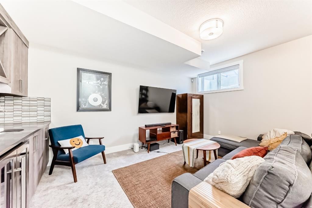 









68


Mahogany

Gardens Southeast,
Calgary,




AB
T3M 2S2

