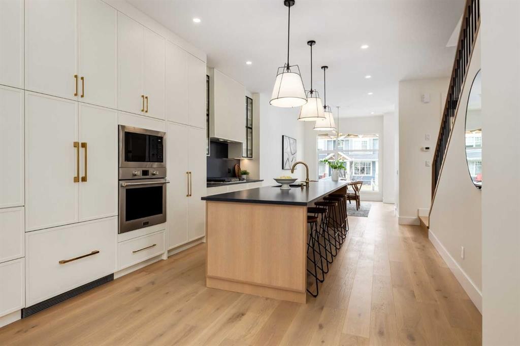 









631


28

Avenue Northwest,
Calgary,




AB
T2M2L2


