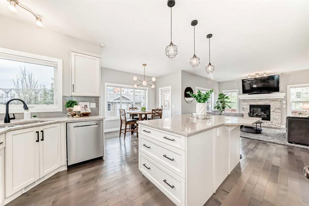 









2201


Bayside

Circle Southwest,
Airdrie,




AB
T4B 0V6

