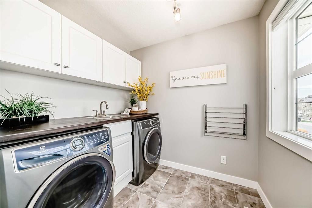 









2201


Bayside

Circle Southwest,
Airdrie,




AB
T4B 0V6

