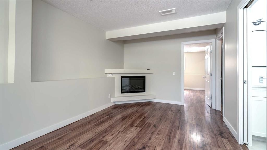 









367


Copperfield

Heights Southeast,
Calgary,




AB
T2Z 4R3

