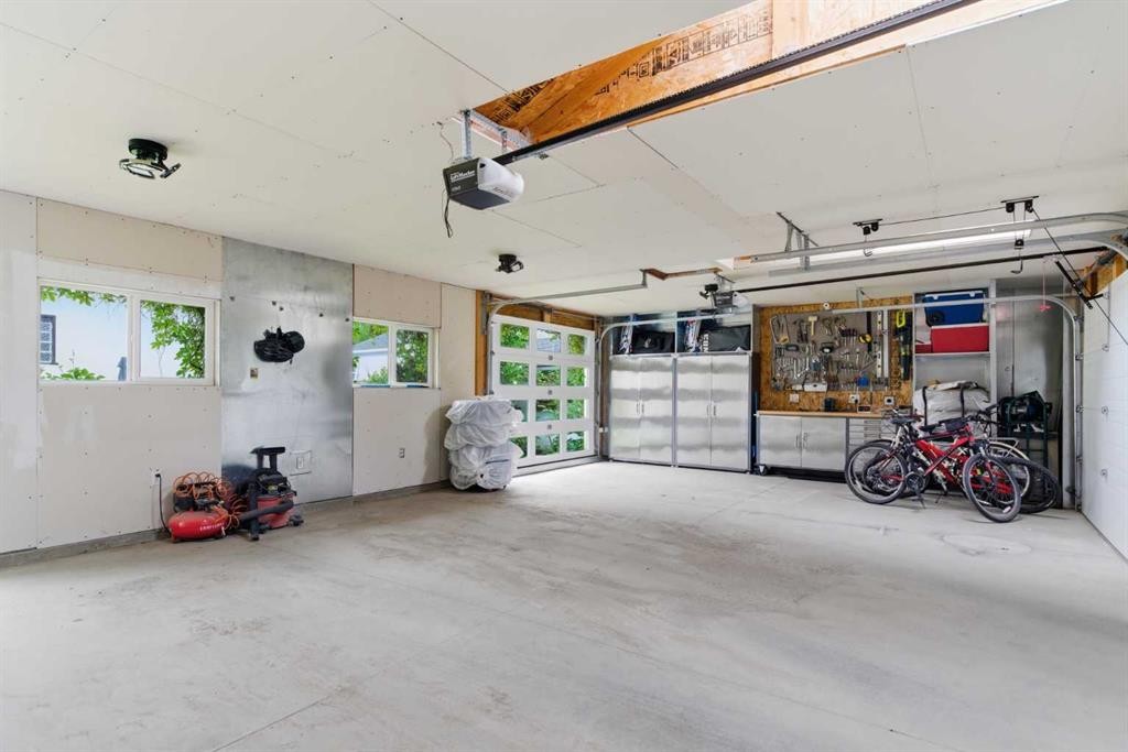 









1945


Mountview

Crescent Northeast,
Calgary,




AB
T2E 5N4


