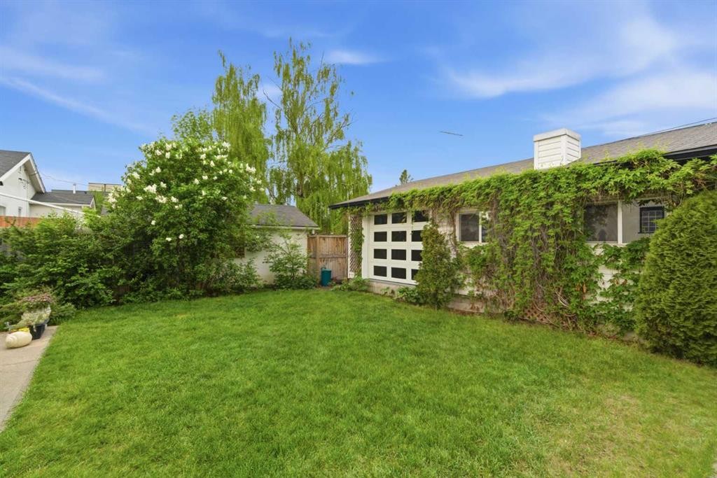 









1945


Mountview

Crescent Northeast,
Calgary,




AB
T2E 5N4

