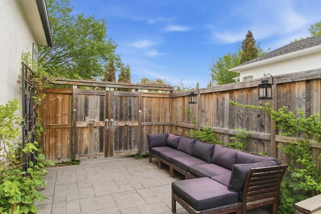 









1945


Mountview

Crescent Northeast,
Calgary,




AB
T2E 5N4

