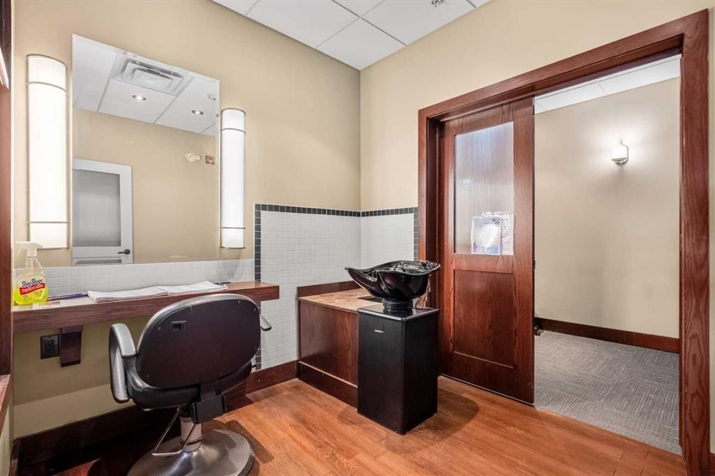 









2330


Fish Creek

Boulevard Southwest, 2303,
Calgary,




AB
T2Y0L1

