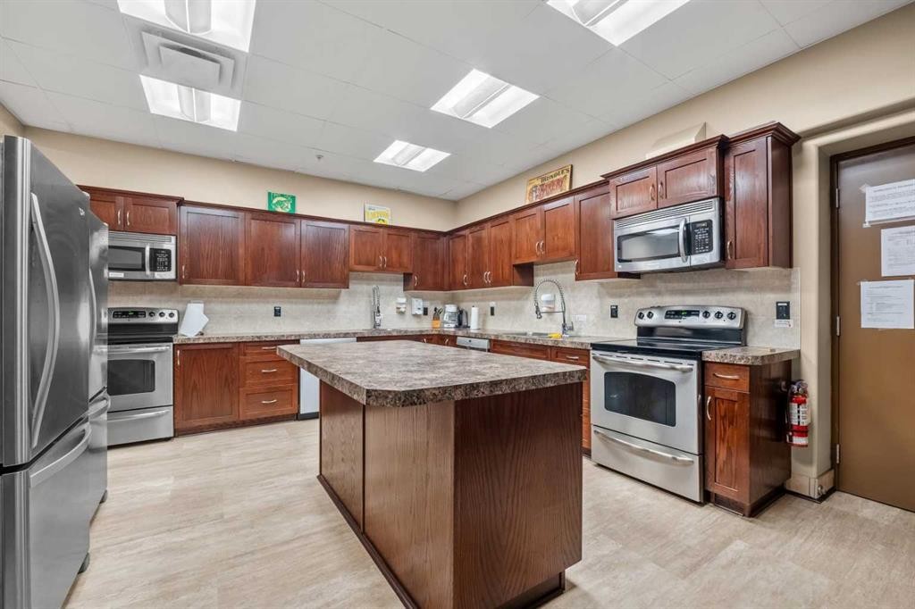 









2330


Fish Creek

Boulevard Southwest, 2303,
Calgary,




AB
T2Y0L1

