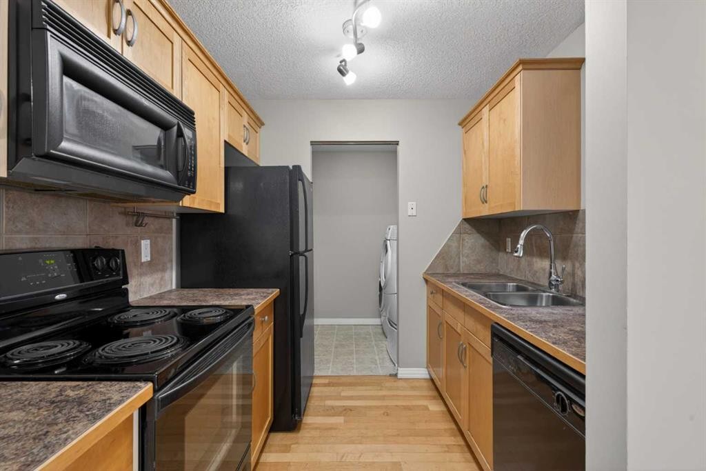 









13045


6

Street Southwest, 3210,
Calgary,




AB
T2W 5H1

