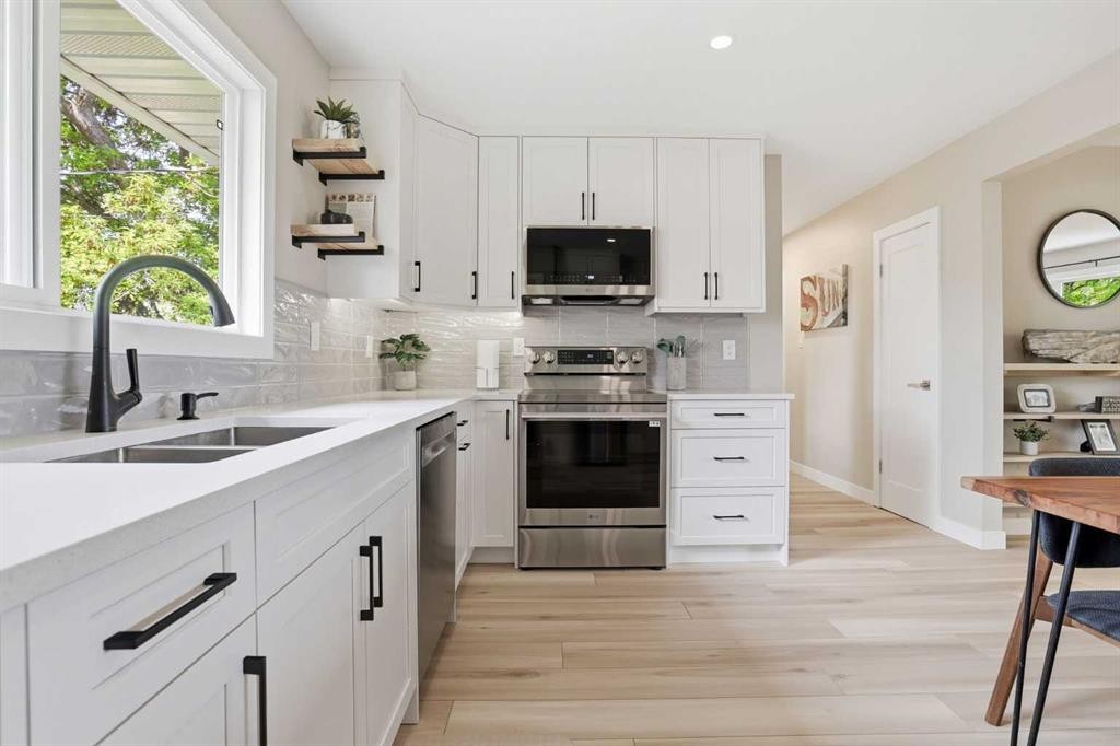 









8343


48

Avenue Northwest,
Calgary,




AB
T3B 2A9

