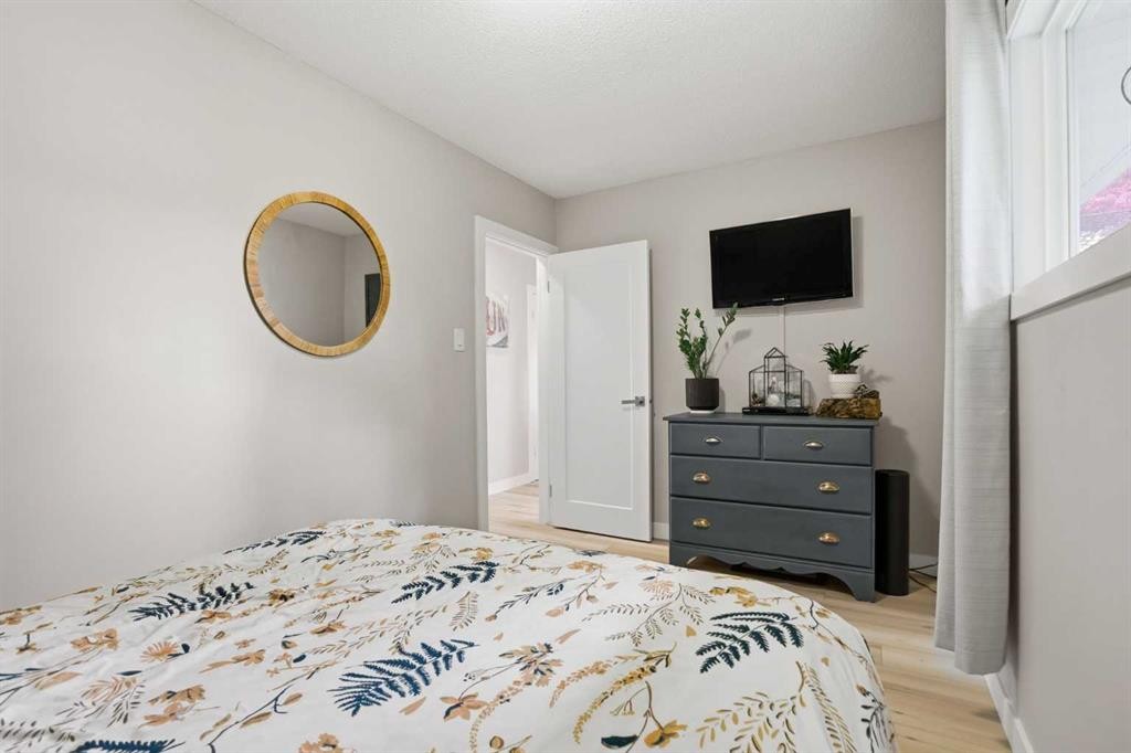 









8343


48

Avenue Northwest,
Calgary,




AB
T3B 2A9

