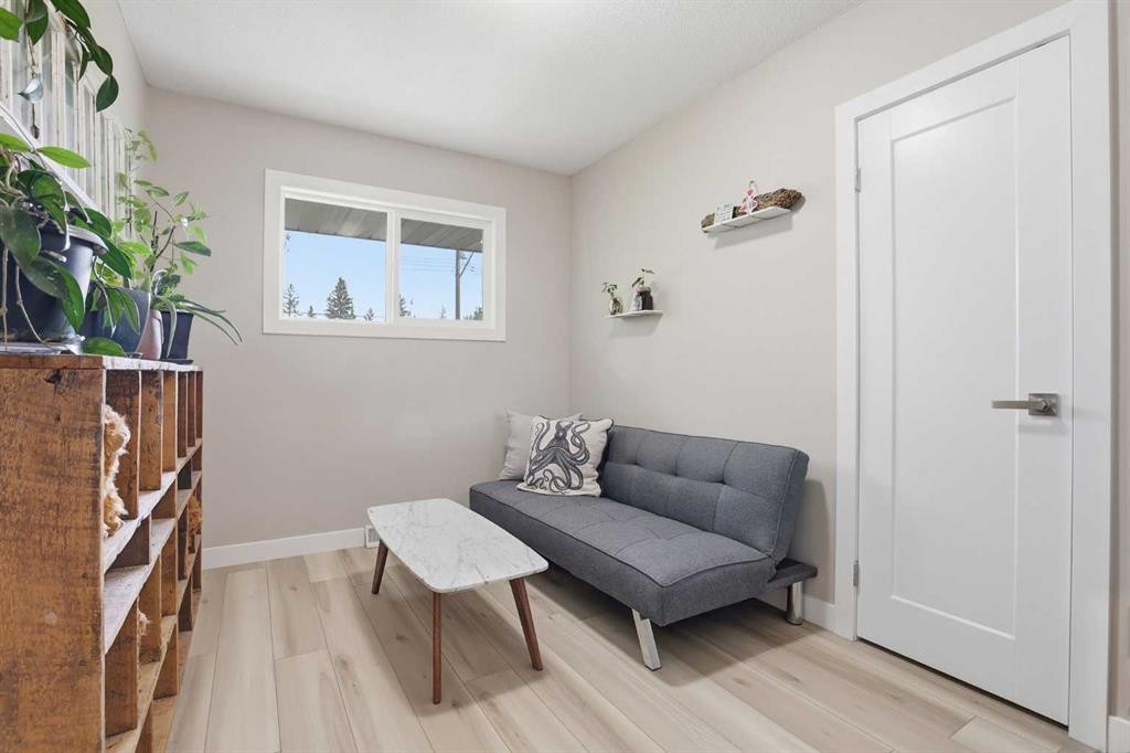 









8343


48

Avenue Northwest,
Calgary,




AB
T3B 2A9


