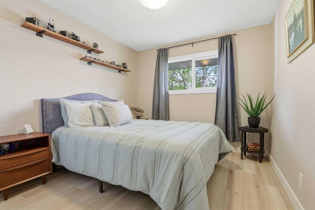 









8343


48

Avenue Northwest,
Calgary,




AB
T3B 2A9

