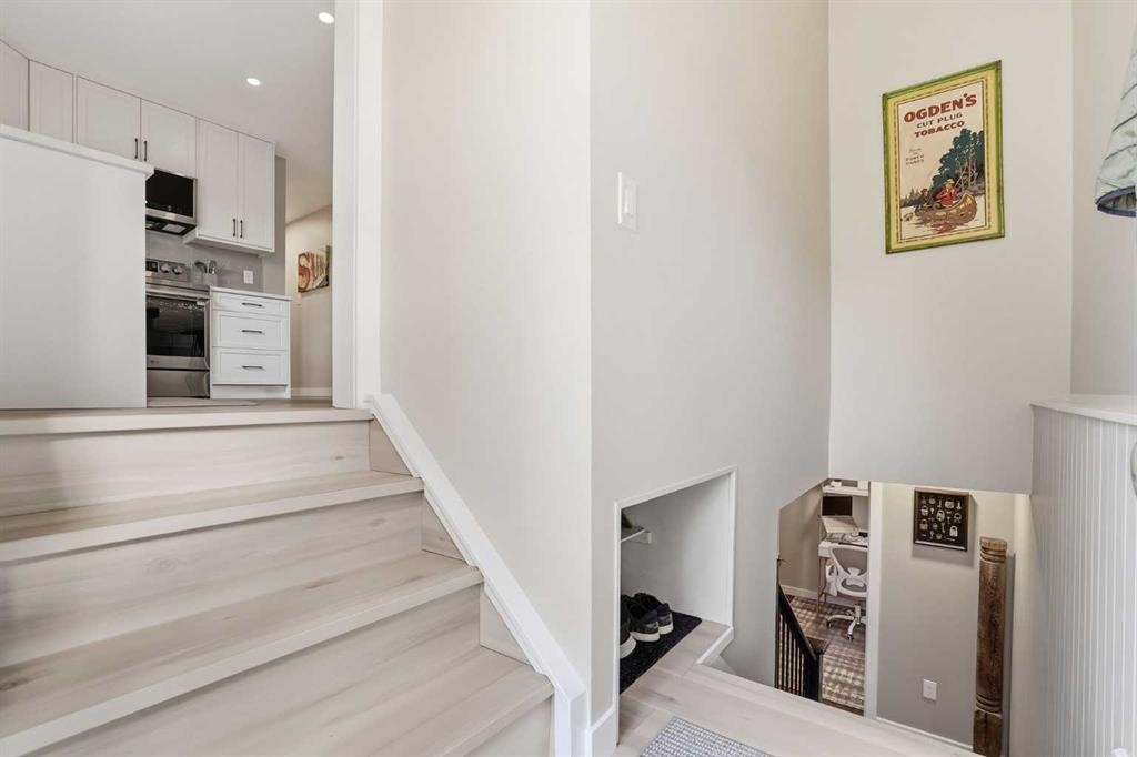 









8343


48

Avenue Northwest,
Calgary,




AB
T3B 2A9


