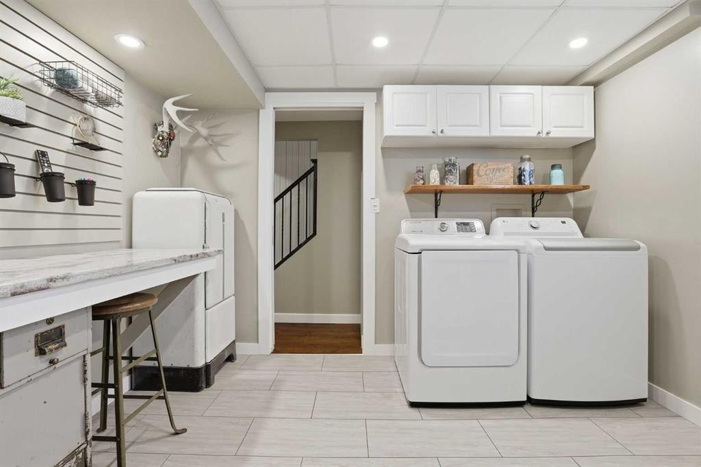 









8343


48

Avenue Northwest,
Calgary,




AB
T3B 2A9

