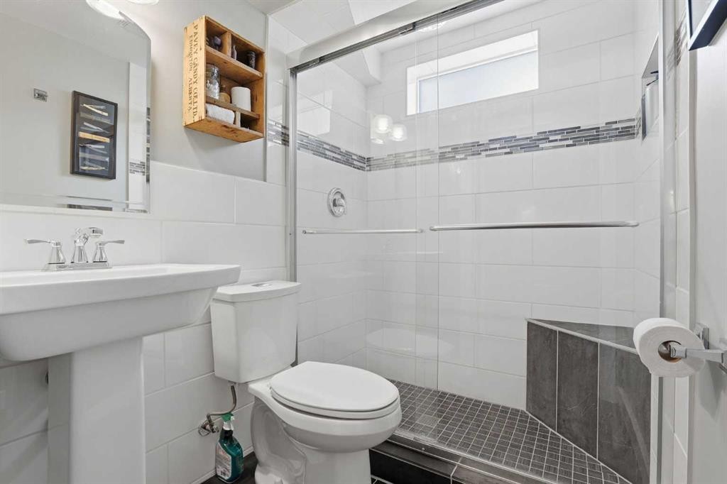 









8343


48

Avenue Northwest,
Calgary,




AB
T3B 2A9

