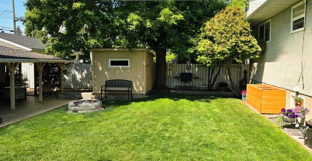 









8343


48

Avenue Northwest,
Calgary,




AB
T3B 2A9

