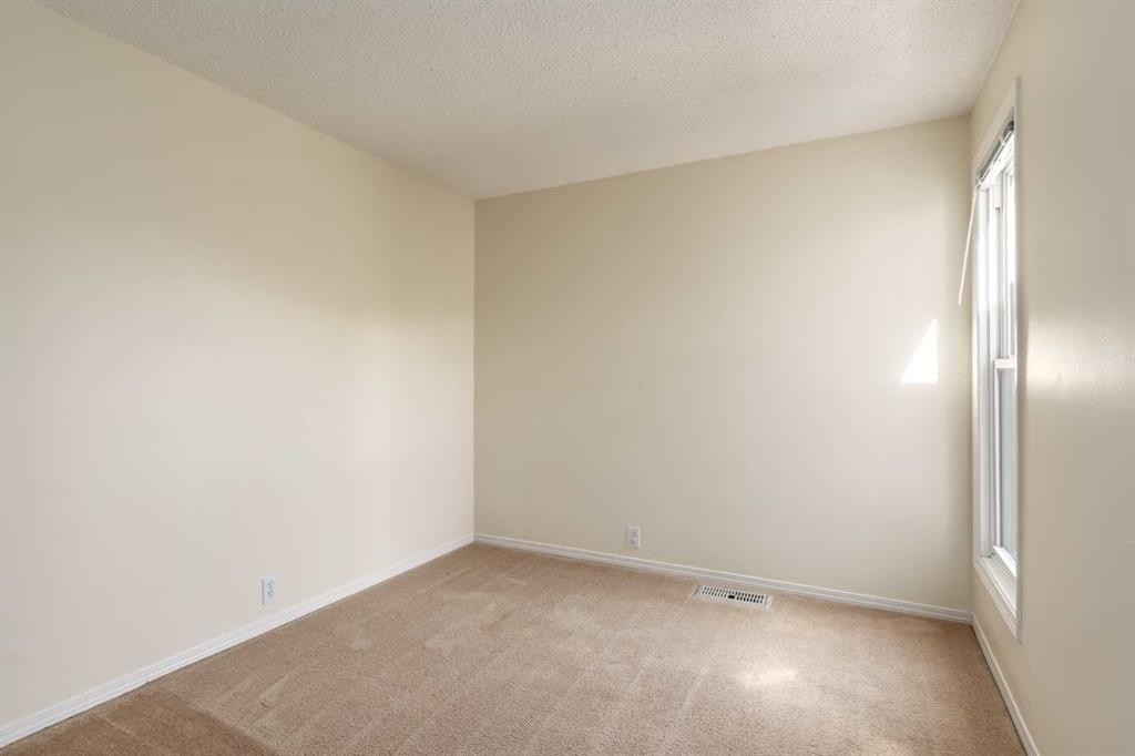 









5625


Silverdale

Drive Northwest, 31,
Calgary,




AB
T3B 4N5

