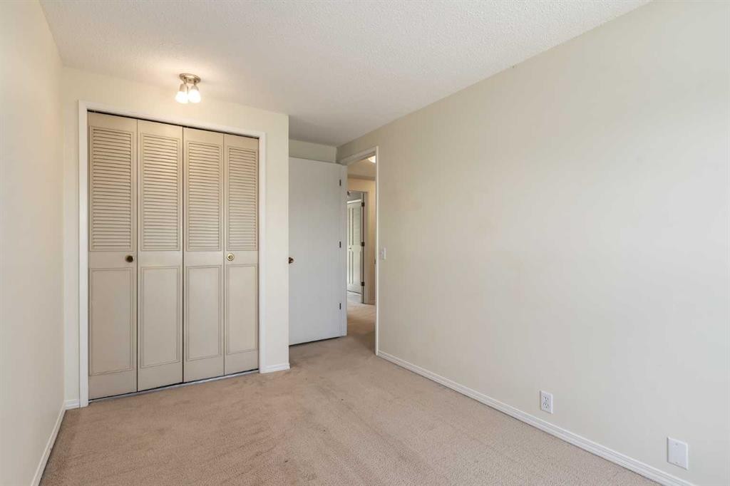 









5625


Silverdale

Drive Northwest, 31,
Calgary,




AB
T3B 4N5

