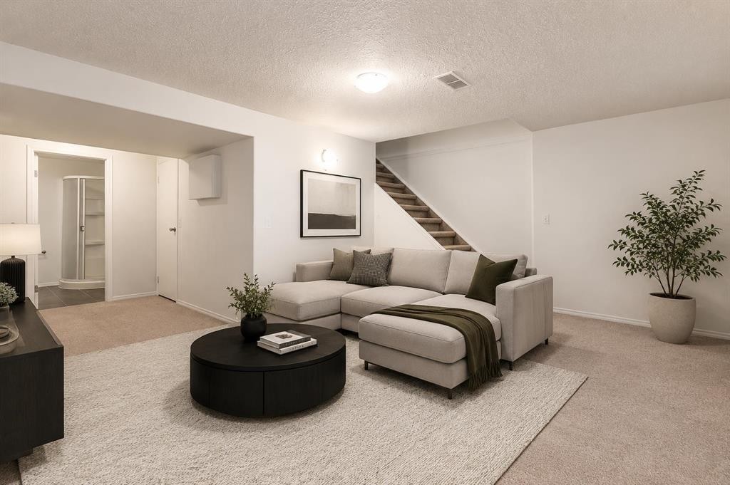 









5625


Silverdale

Drive Northwest, 31,
Calgary,




AB
T3B 4N5

