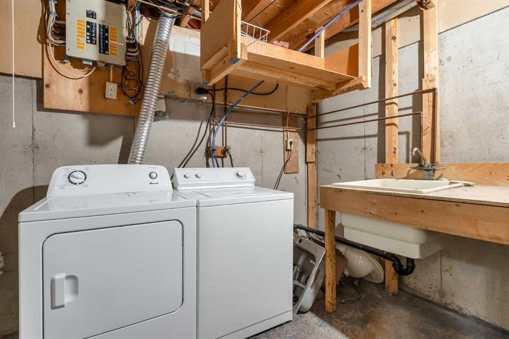 









5625


Silverdale

Drive Northwest, 31,
Calgary,




AB
T3B 4N5

