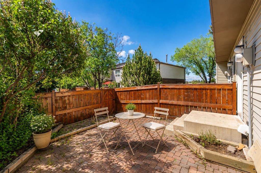 









5625


Silverdale

Drive Northwest, 31,
Calgary,




AB
T3B 4N5

