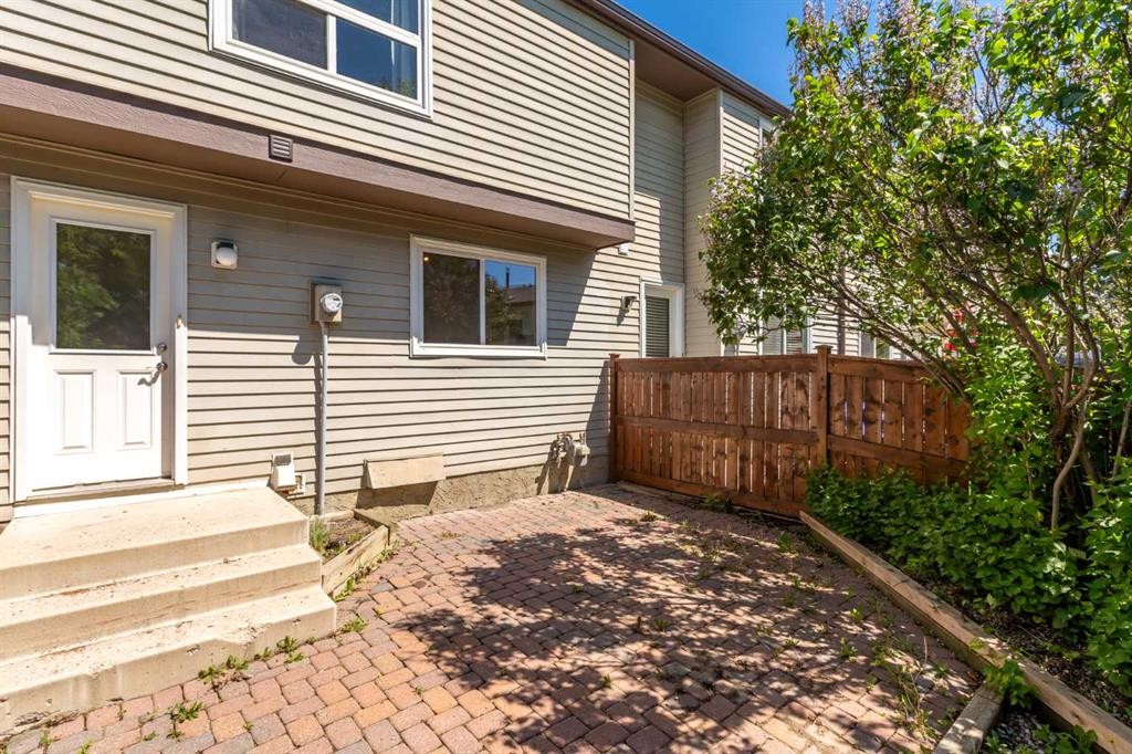 









5625


Silverdale

Drive Northwest, 31,
Calgary,




AB
T3B 4N5

