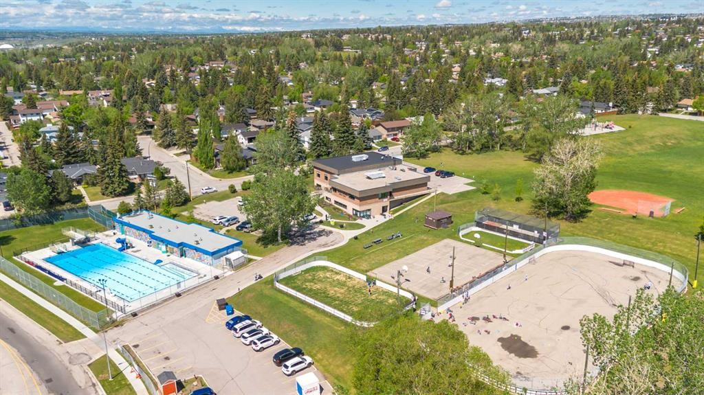 









5625


Silverdale

Drive Northwest, 31,
Calgary,




AB
T3B 4N5

