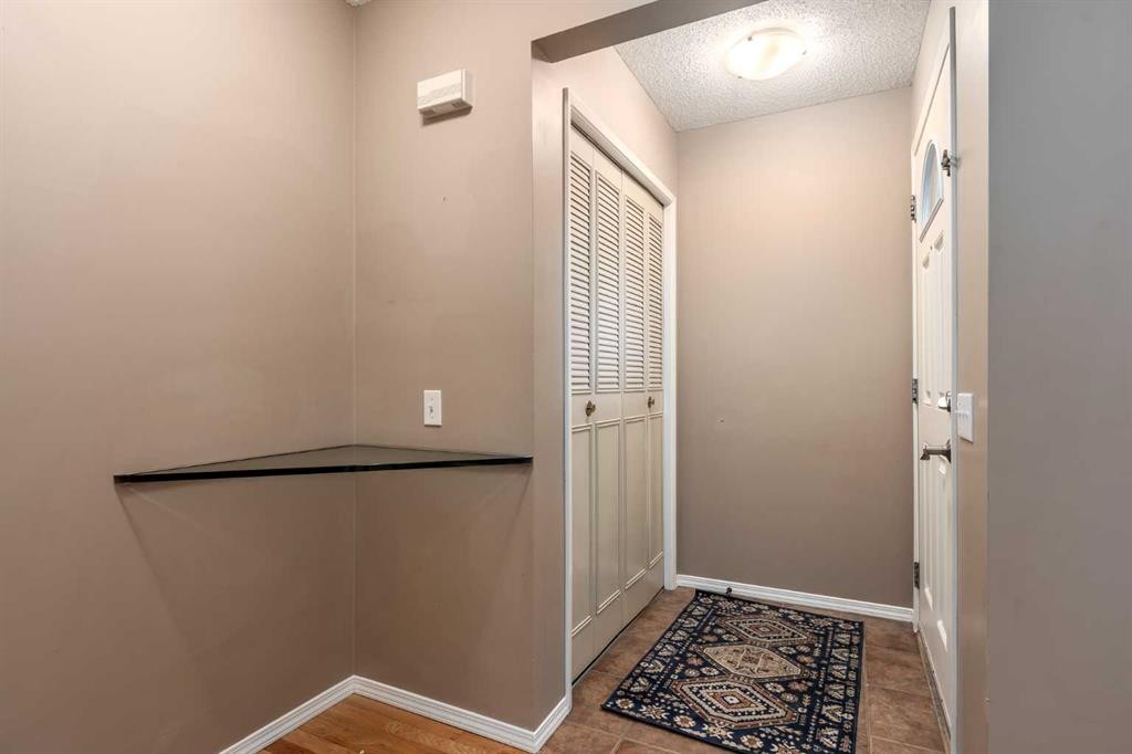 









5625


Silverdale

Drive Northwest, 31,
Calgary,




AB
T3B 4N5

