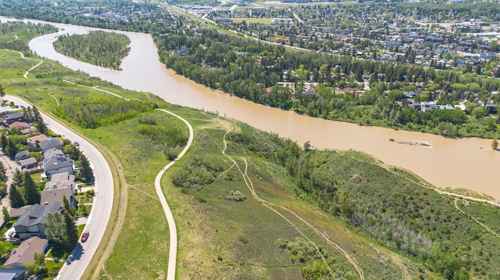 









5625


Silverdale

Drive Northwest, 31,
Calgary,




AB
T3B 4N5

