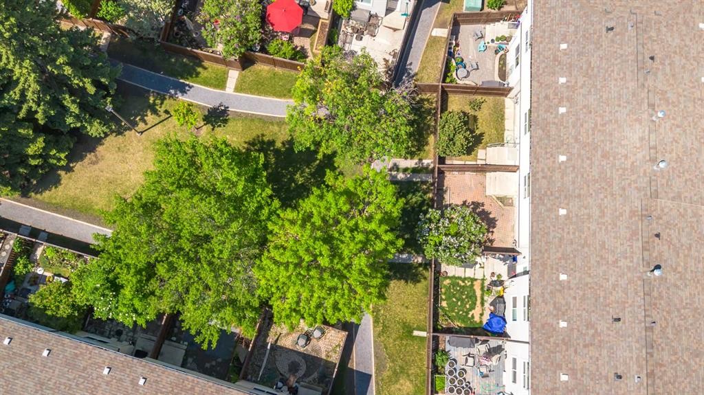 









5625


Silverdale

Drive Northwest, 31,
Calgary,




AB
T3B 4N5

