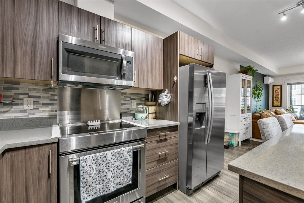 









215


Legacy

Boulevard Southeast, 3305,
Calgary,




AB
T2X 3Z6

