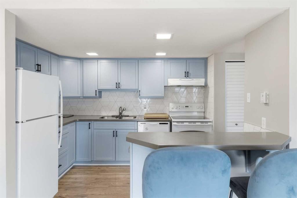 









2225


Oakmoor

Drive Southwest, 57,
Calgary,




AB
T2V 4N6

