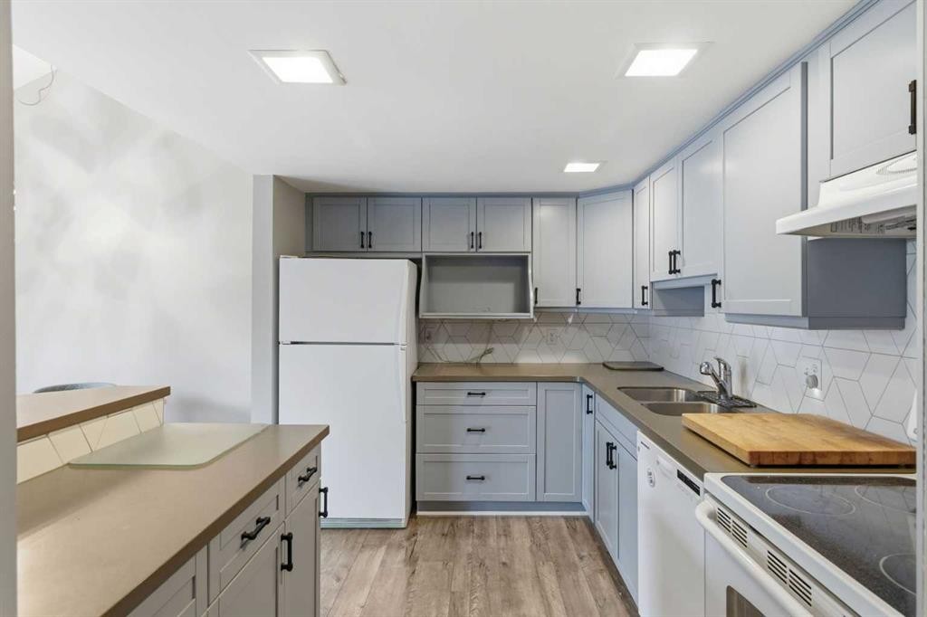 









2225


Oakmoor

Drive Southwest, 57,
Calgary,




AB
T2V 4N6


