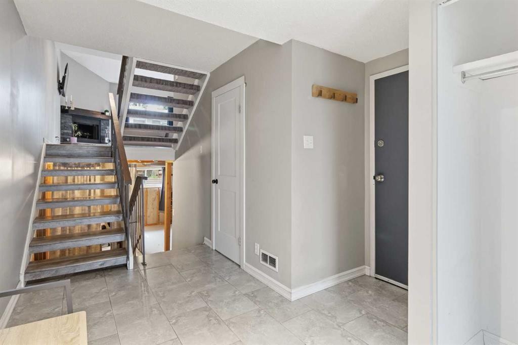 









2225


Oakmoor

Drive Southwest, 57,
Calgary,




AB
T2V 4N6


