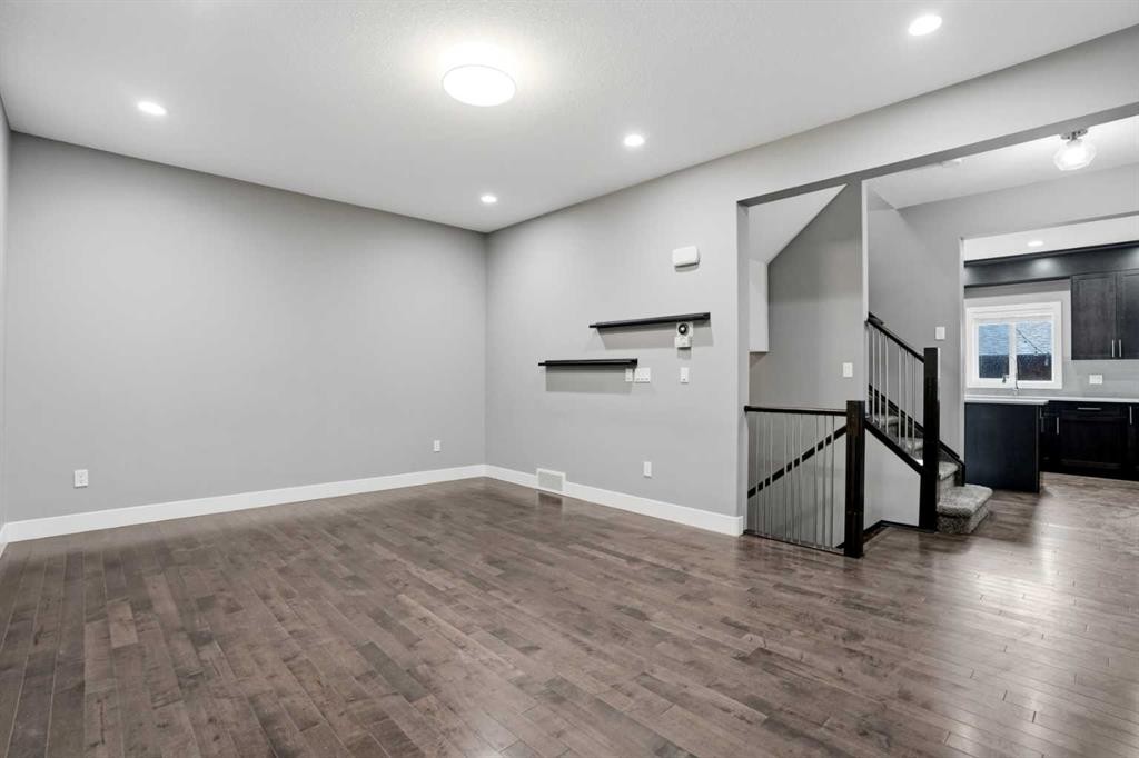 









112


23

Avenue Northeast, 2,
Calgary,




AB
T2E 1V5

