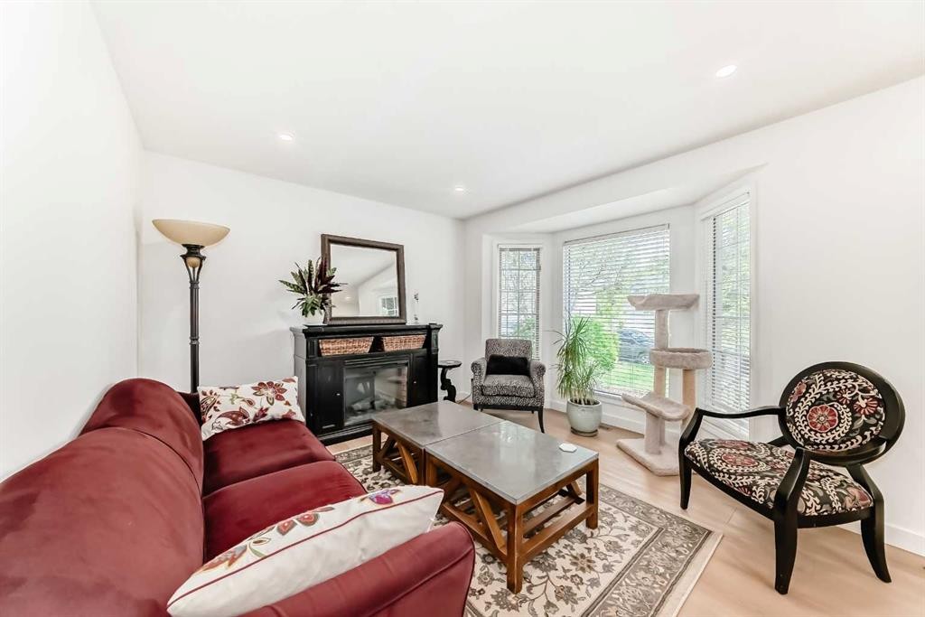 









163


Shannon

Circle Southwest,
Calgary,




AB
T2Y 2L1

