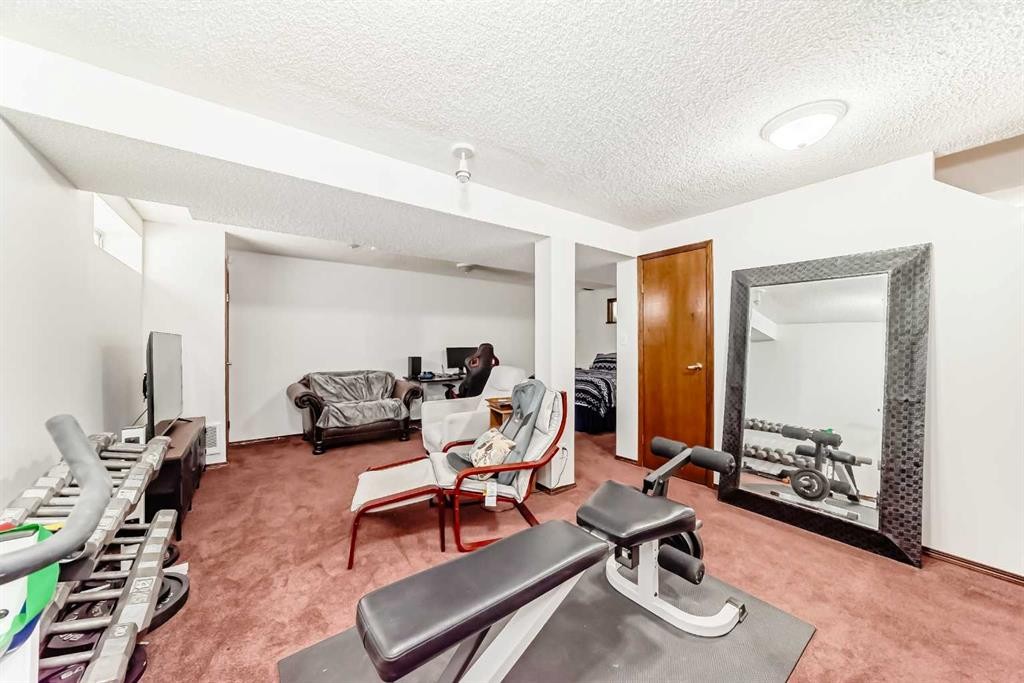 









163


Shannon

Circle Southwest,
Calgary,




AB
T2Y 2L1

