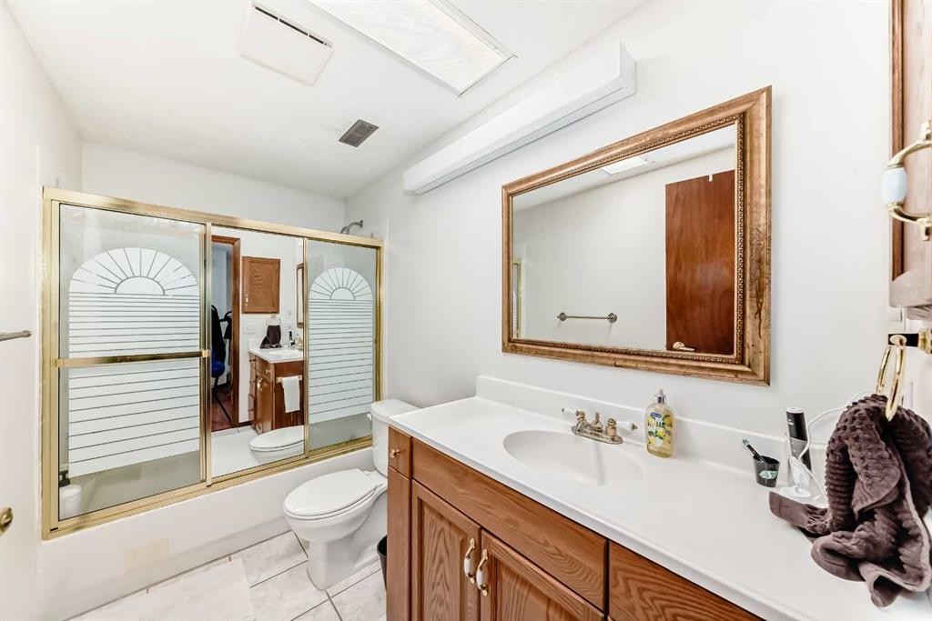 









163


Shannon

Circle Southwest,
Calgary,




AB
T2Y 2L1

