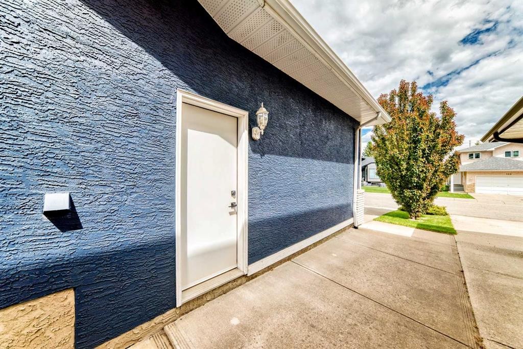 









163


Shannon

Circle Southwest,
Calgary,




AB
T2Y 2L1

